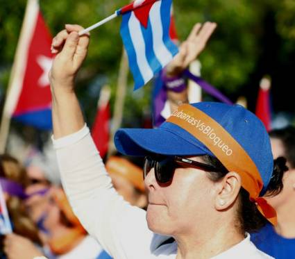 las mujeres cubanas unieron sus voces para exigir el fin del criminal bloqueo económico