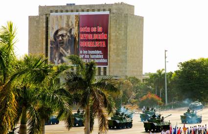Aunque la estructura orgánica del Partido Comunista de Cuba (PCC) se consolidó en 1965, la organización celebra el 16 de abril como su momento fundacional.