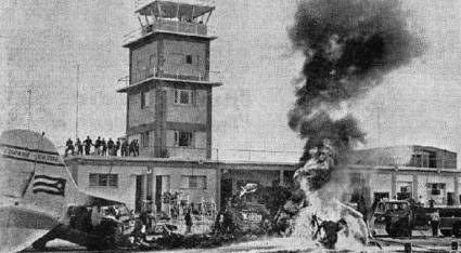 Bombardeo antes de la invasión de Playa Girón