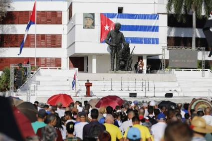 La abogada Lídice Carballo confirmó el compromiso de la juventud con la revolución.