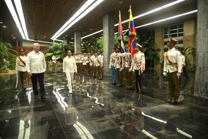 El Presidente Miguel Díaz-Canel Bermúdez recibe en el Palacio de la Revolución al Presidente de la República de Colombia, Gustavo Petro Urrego.