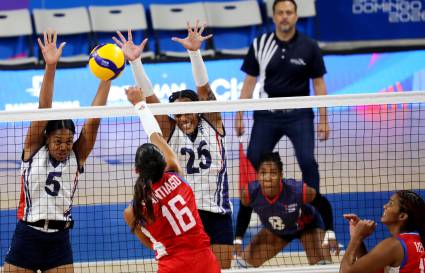 La escuadra cubana de voleibol femenino enfrentó a Puerto Rico en su primer partido de estos Juegos Centroamericanos.