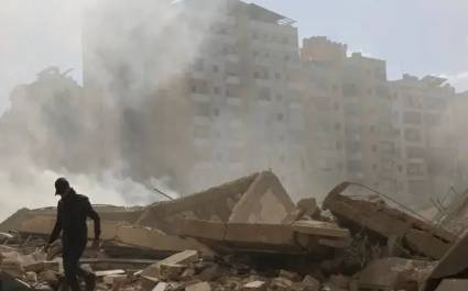 Edificio destruido por un ataque de Israel