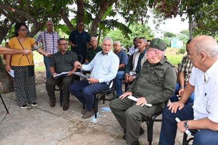 Presidente de Cuba chequea sistema de abasto de agua en La Habana