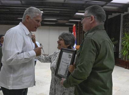 El acto político-cultural fue encabezado por el Primer Secretario del Comité Central del Partido Comunista de Cuba y Presidente Miguel Díaz-Canel