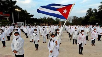 Galenos cubanos en Uruguay