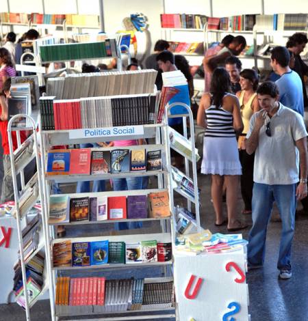 Fiesta del libro en la Universidad