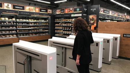 La completa automatización de los mercados, como este de Amazon Go, es un camino que hoy se explora con complejos entresijos tecnológicos.