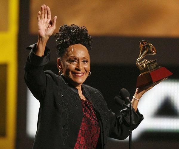 Omara Portuondo gana Grammy Latino